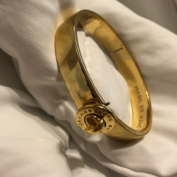 Marc by Marc Jacobs gold bangle bracelet